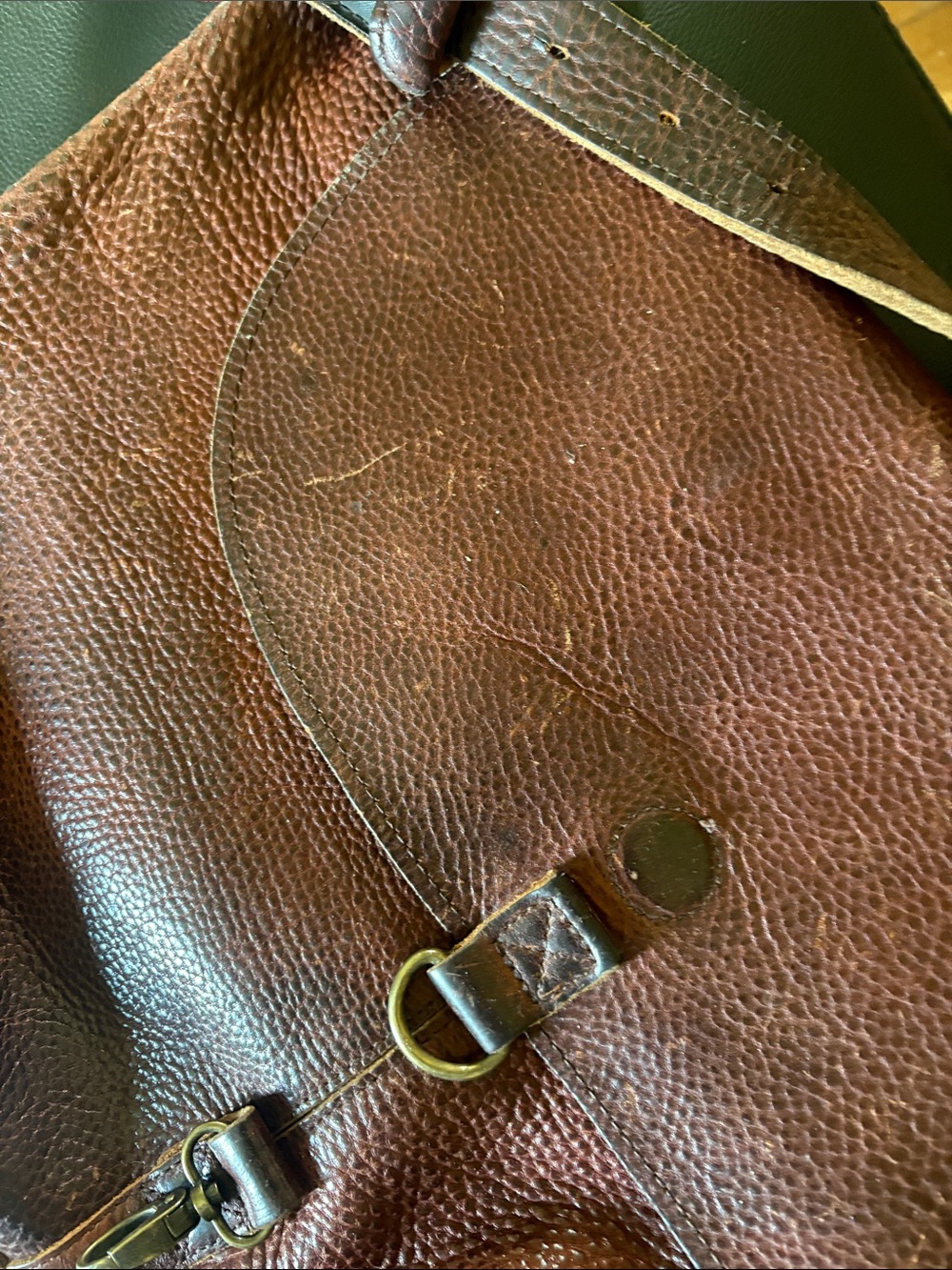 Large Unisex Vintage Brown Leather Travel/Messenger Bag - Picture 5 of 6